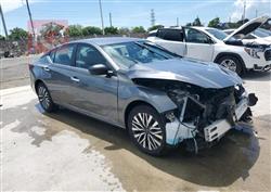 نیسان ئەلتیما